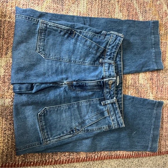 Old Navy Relaxed Fit Blue Jeans - Picture 1 of 4